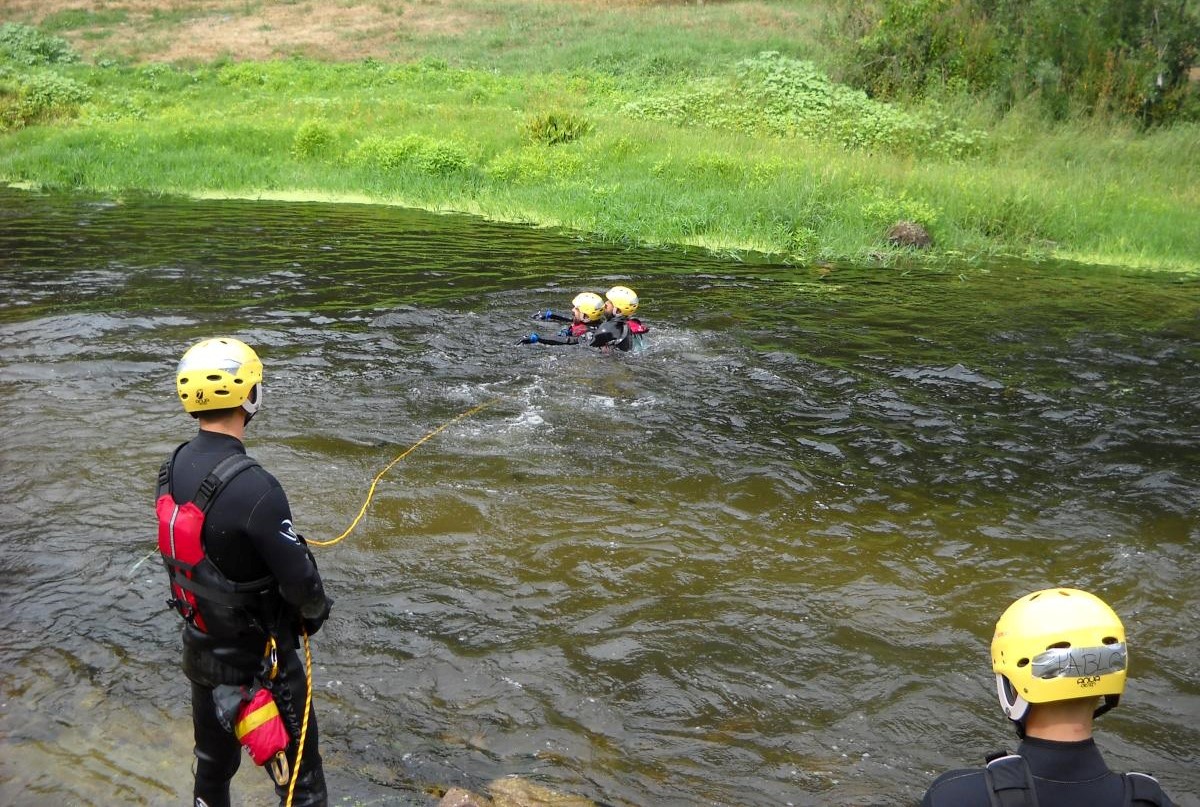 Entrenamiento de rescate acuático